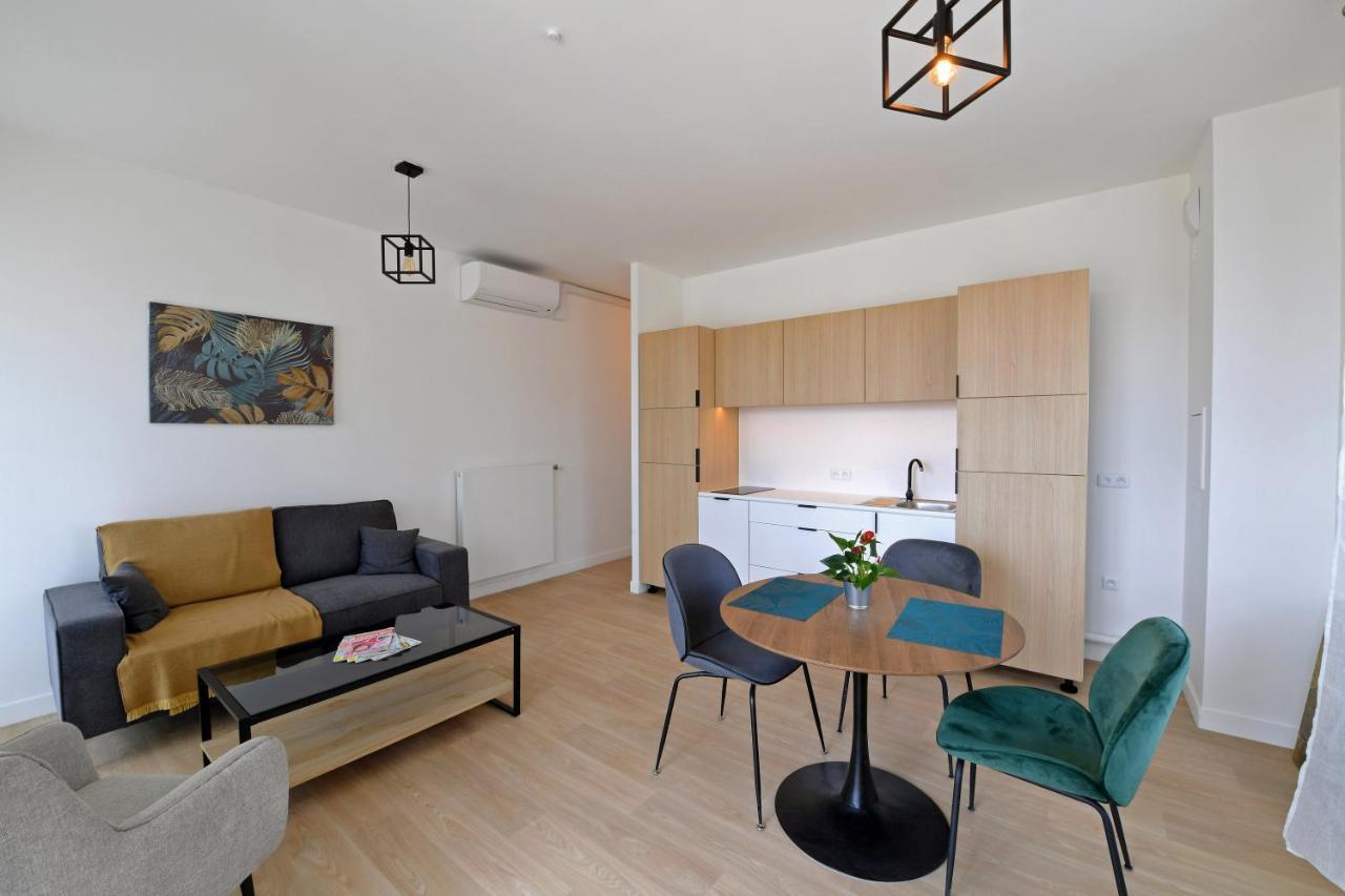 Residence Montana Кламар Екстериор снимка