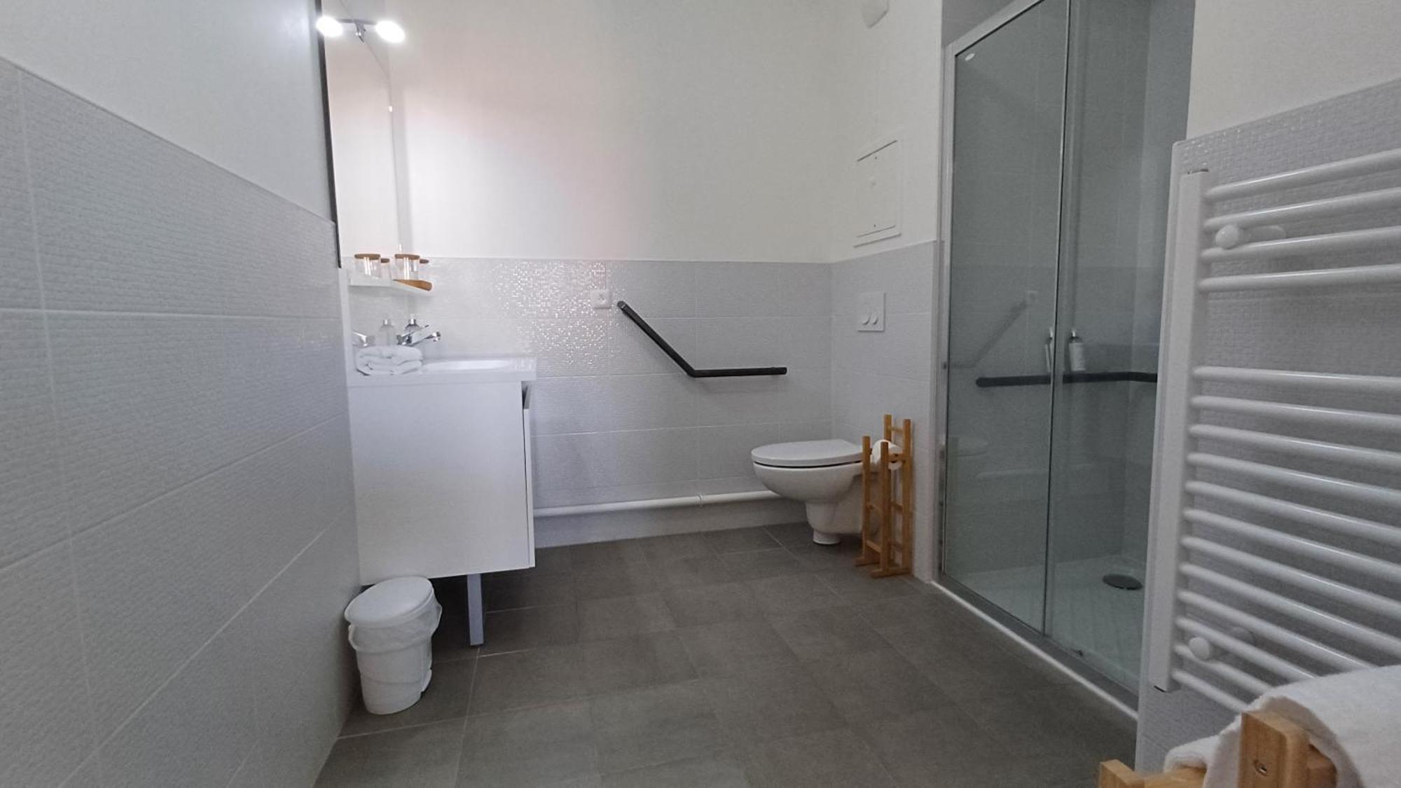 Residence Montana Кламар Екстериор снимка